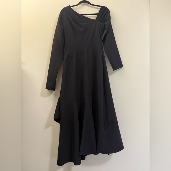 Yaura Long Sleeve Slash Neck Dress in Black - 14 - Picture 5 of 10